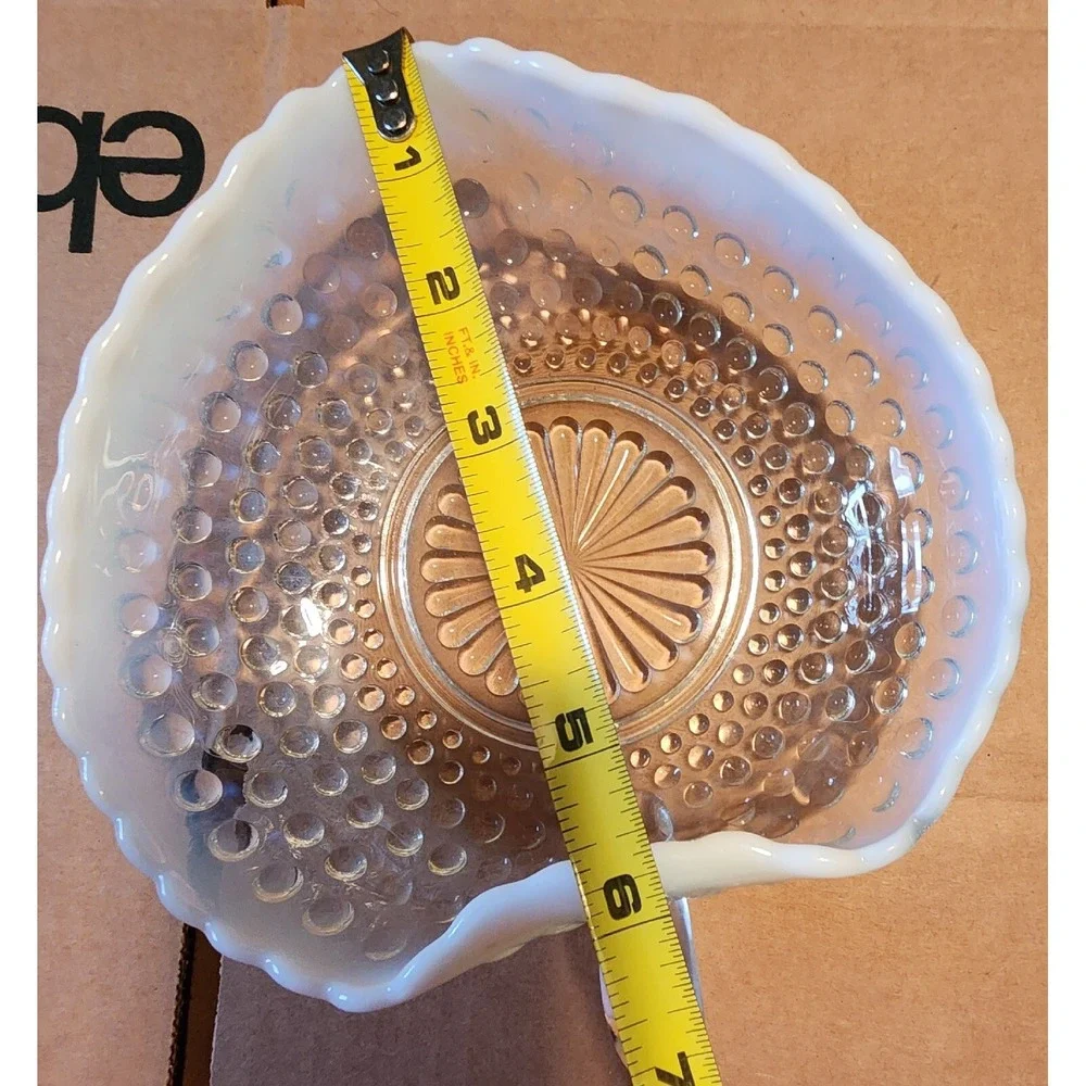 Anchor Hocking Moonstone Pattern Leaf Shape 7